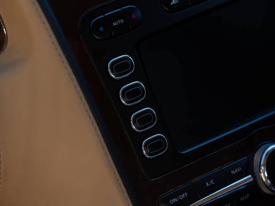 Image 16/50 of Bentley Continental Flying Spur (2007)
