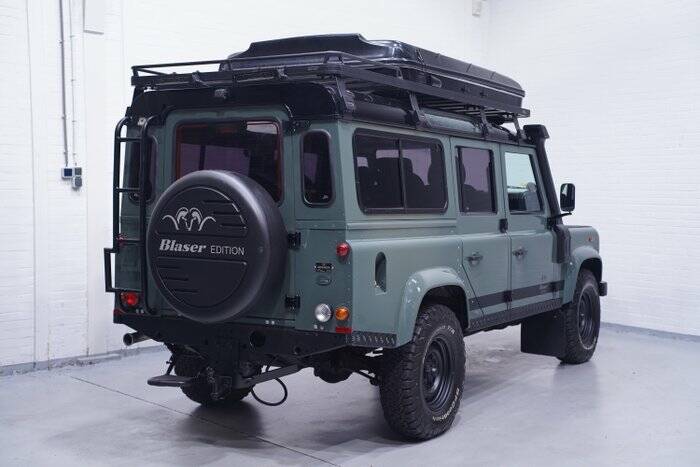 Image 5/7 of Land Rover Defender 110 (2012)