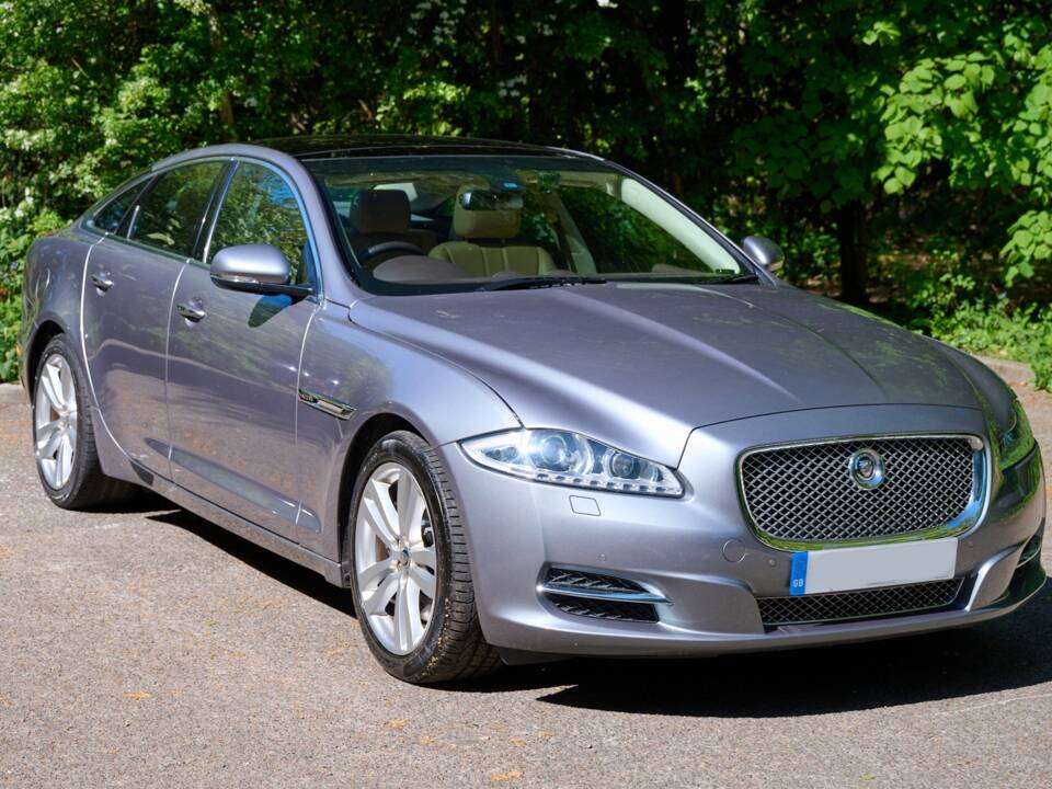 Image 1/50 of Jaguar XJ 5.0 (2012)