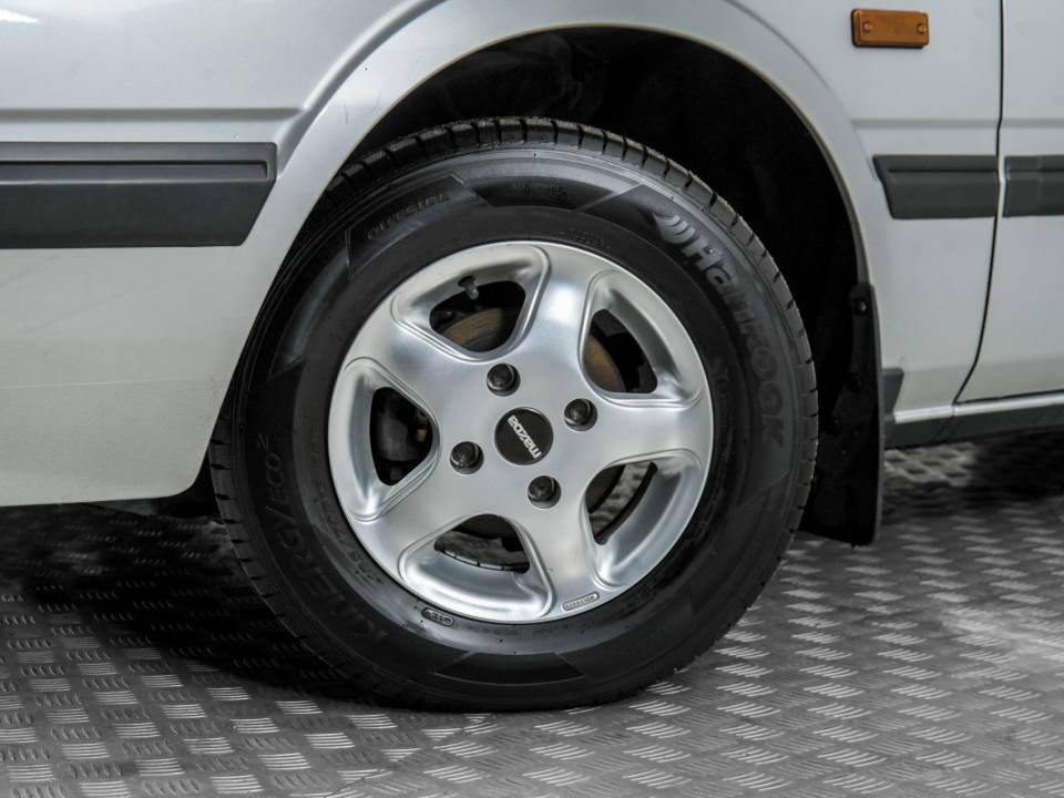 Image 4/50 de Mazda 626 1.6 LX (1983)