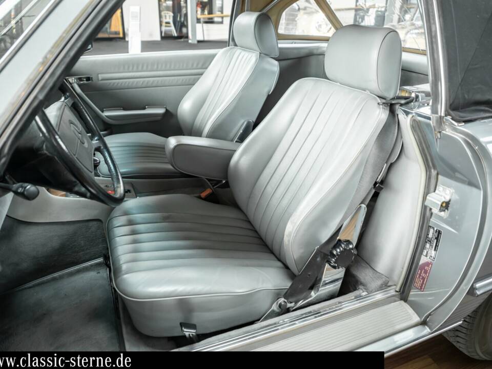 Image 13/15 of Mercedes-Benz 560 SL (1988)