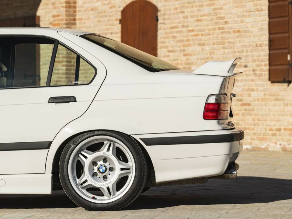 Bild 33/50 von BMW 318is "Class II" (1994)