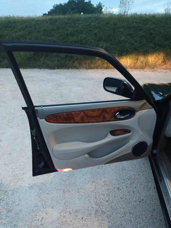 Bild 24/39 von Daimler Super V8 (1998)