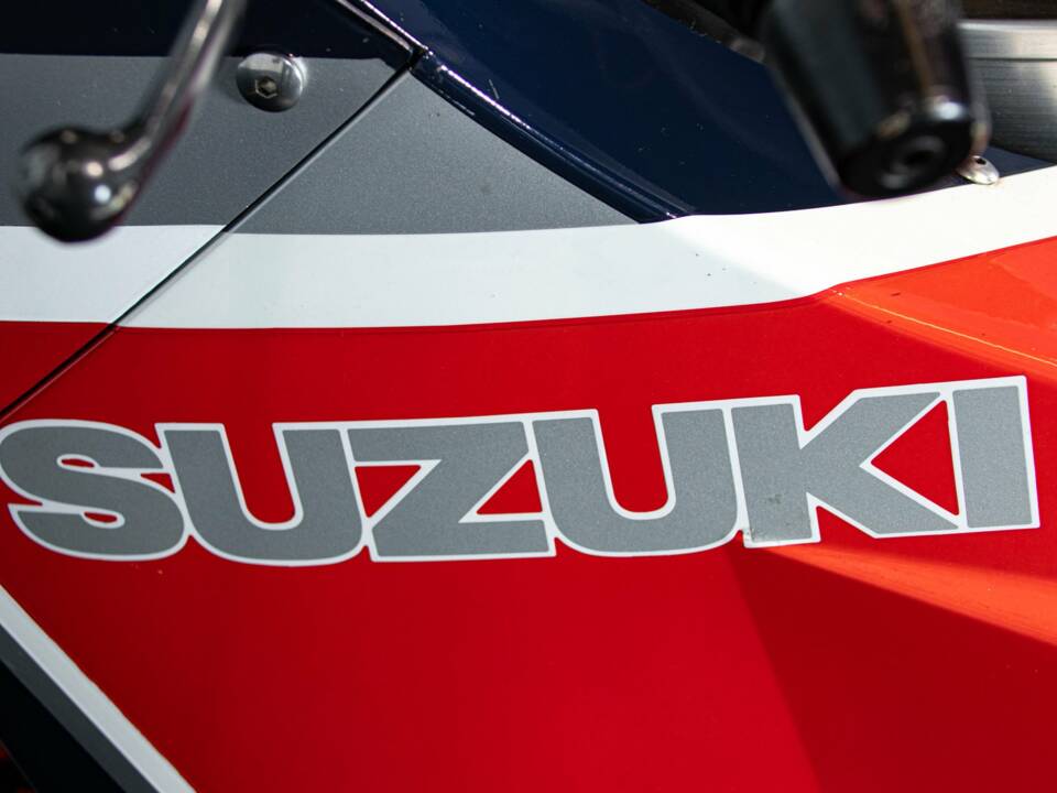 Image 49/50 de Suzuki DUMMY (1986)