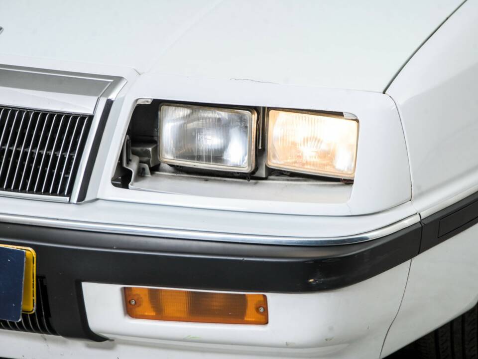 Bild 22/50 von Chrysler Le Baron 2.5 Turbo (1988)