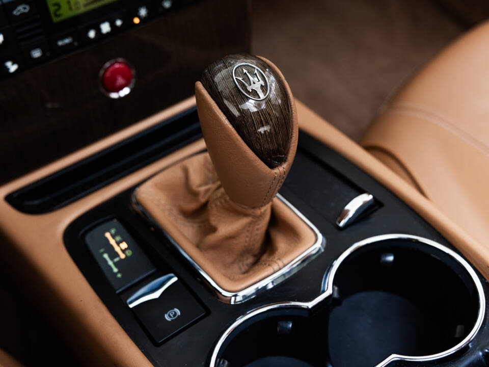 Image 18/39 de Maserati Quattroporte S 4.7 (2009)