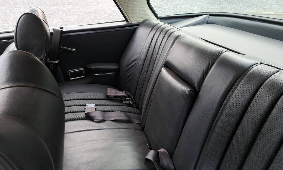 Bild 9/30 von Mercedes-Benz 280 SE 3,5 (1971)