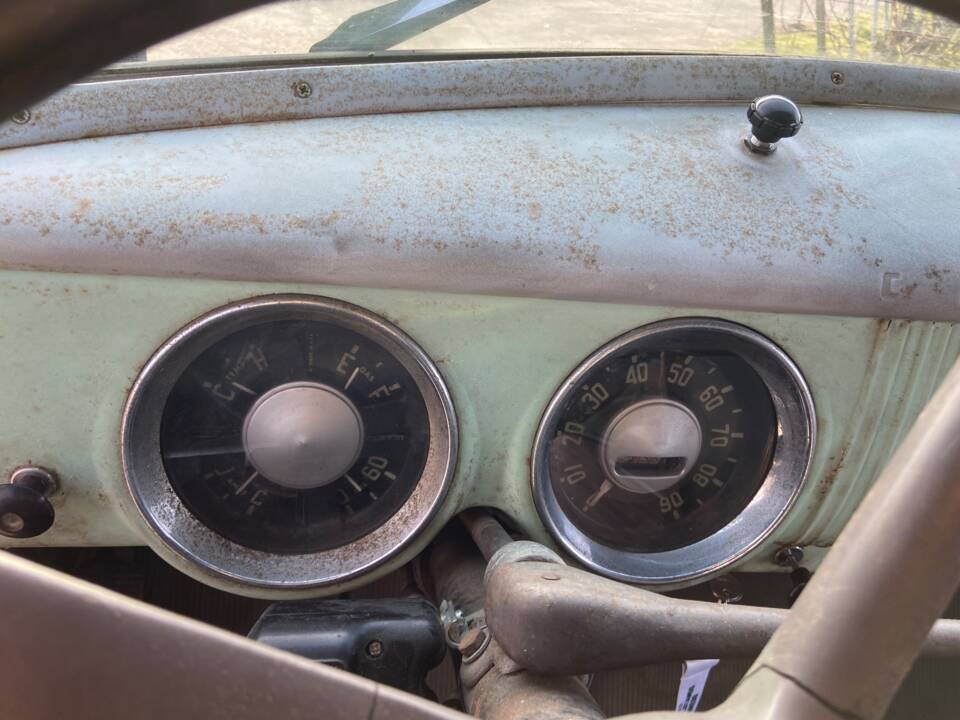 Image 17/34 of Chevrolet 3100 Panel (1955)