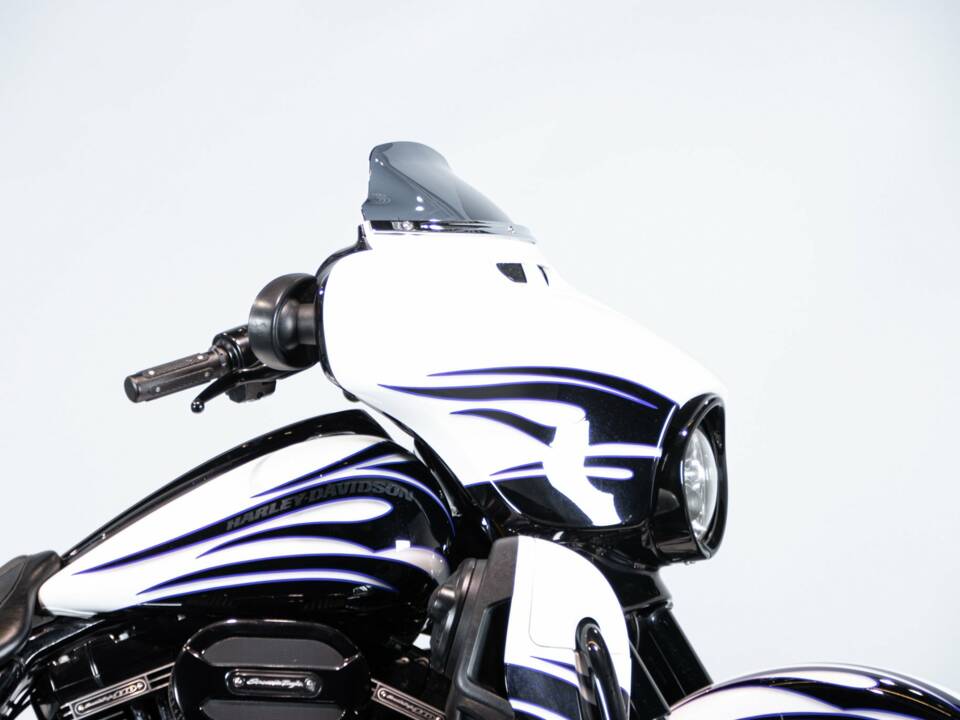 Bild 46/50 von Harley-Davidson DUMMY (2015)