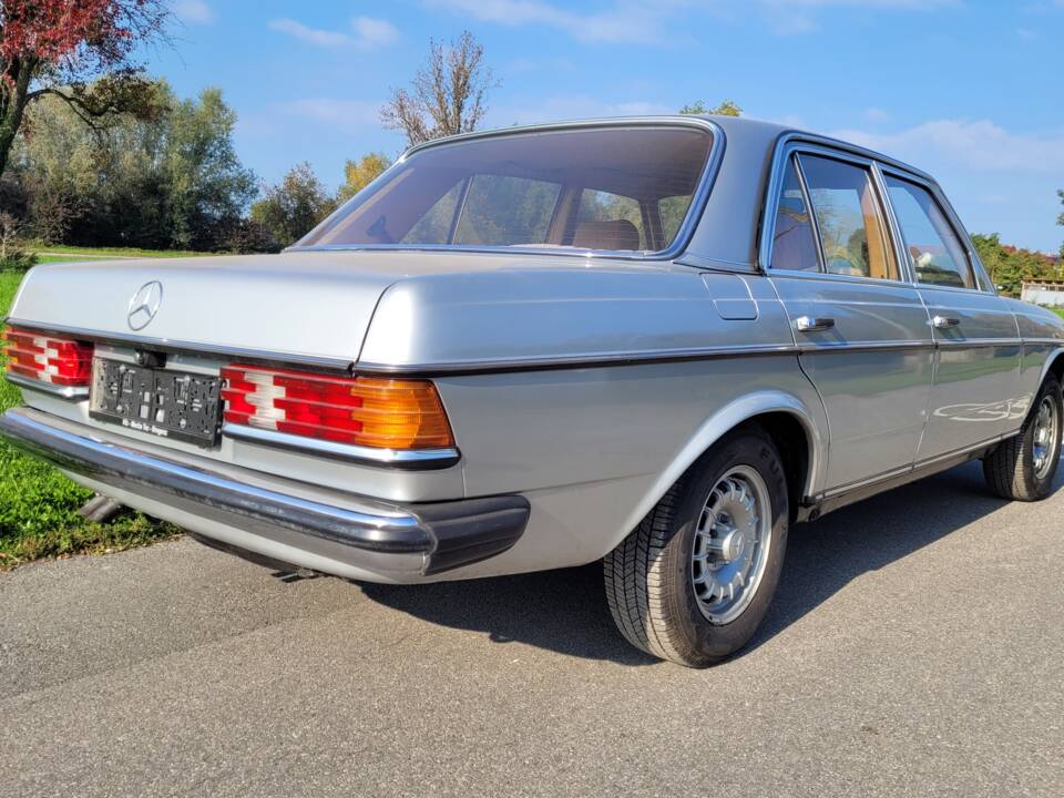 Bild 2/10 von Mercedes-Benz 280 E (1982)