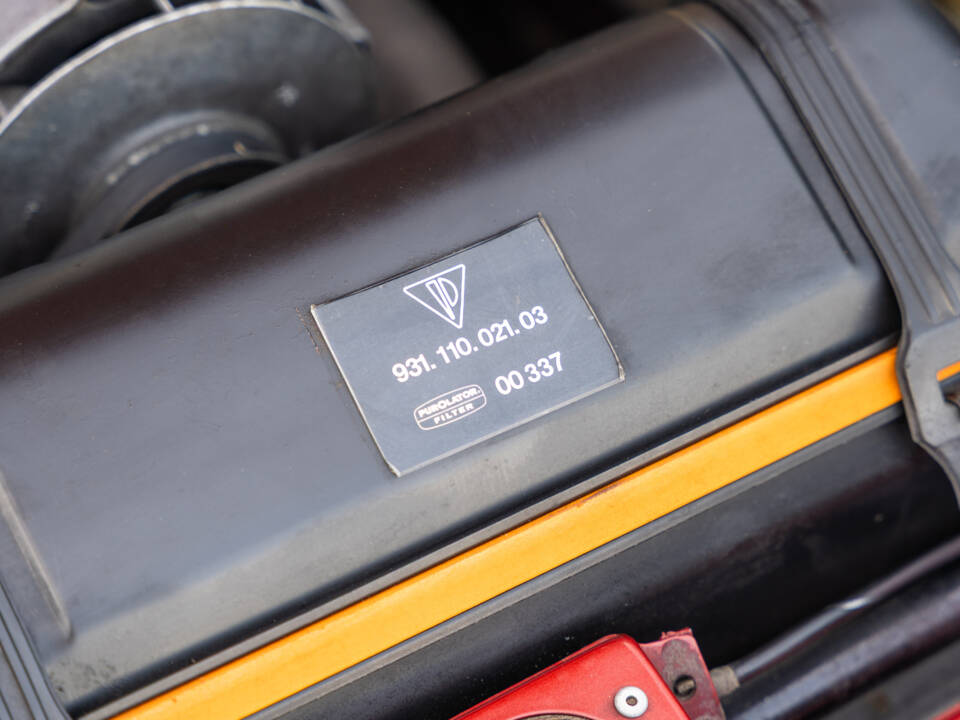 Image 56/58 of Porsche 924 Turbo (1982)