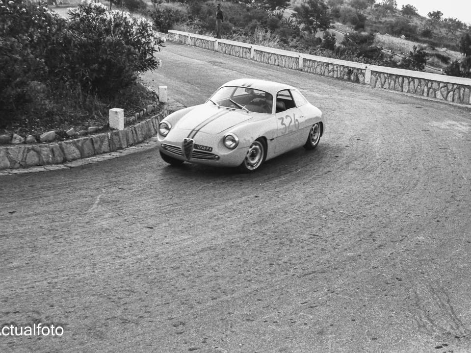 Image 44/50 of Alfa Romeo Giulietta SZ (1961)