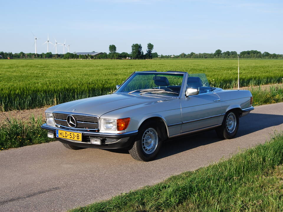 Image 32/87 of Mercedes-Benz 280 SL (1982)