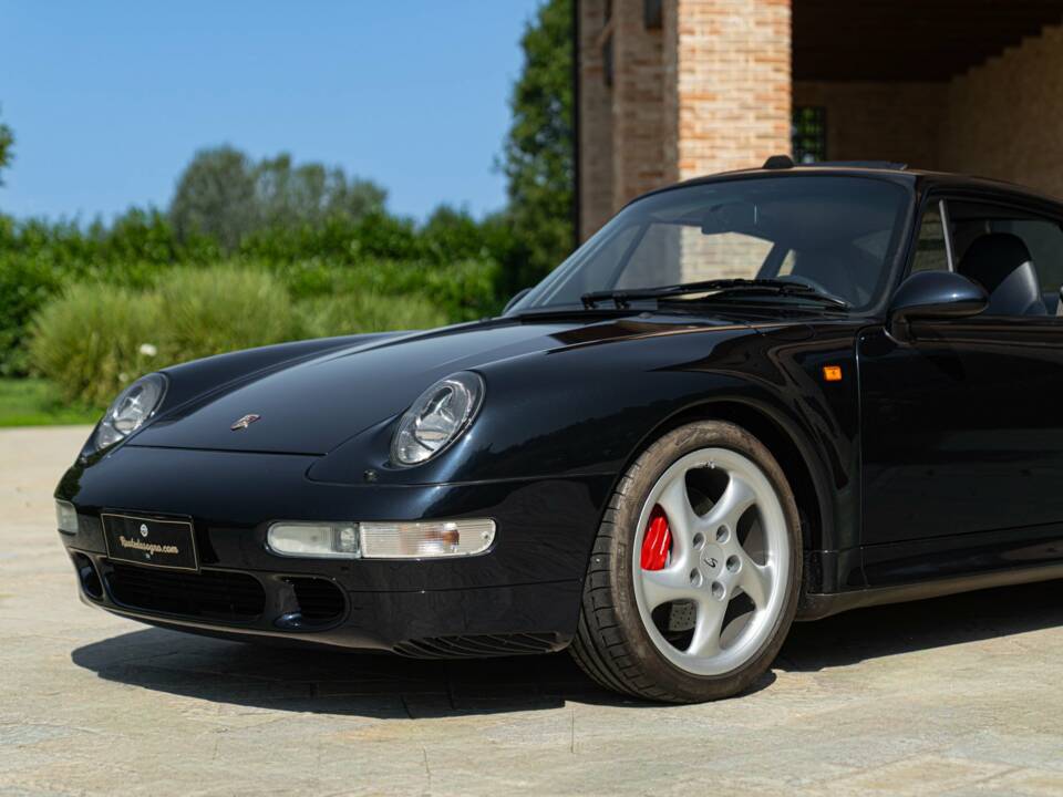 Immagine 22/50 di Porsche 911 Carrera 4S (1996)