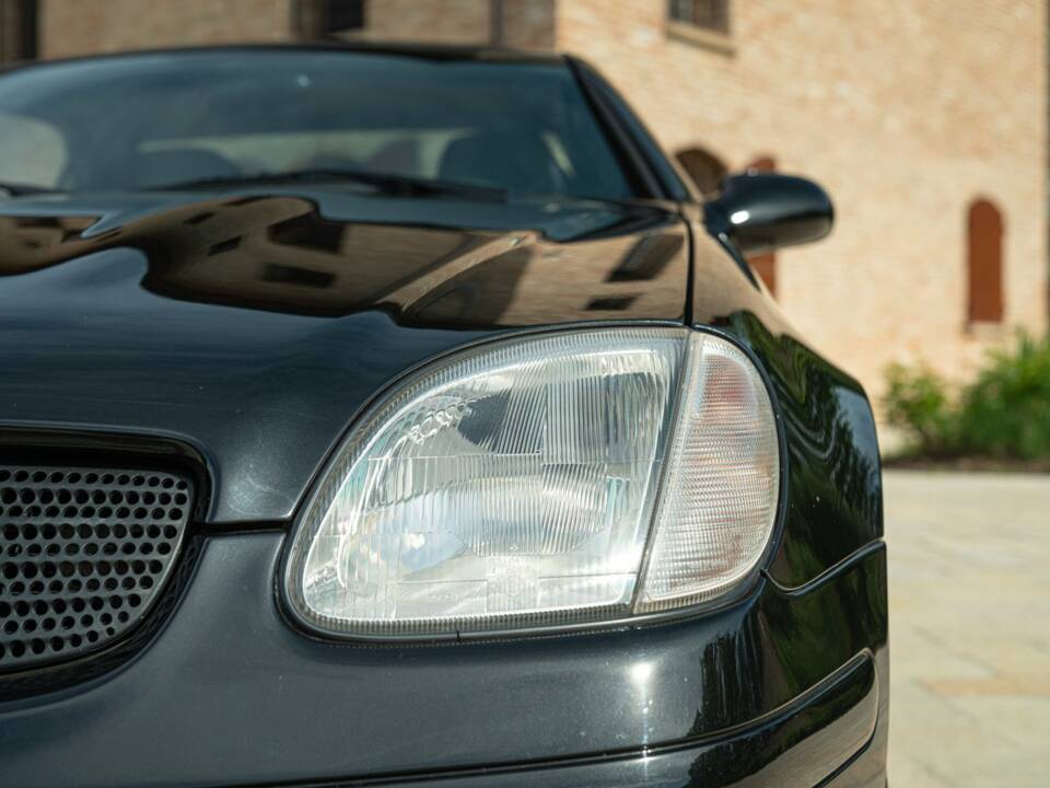 Image 23/50 of Mercedes-Benz SLK 200 Kompressor (1998)