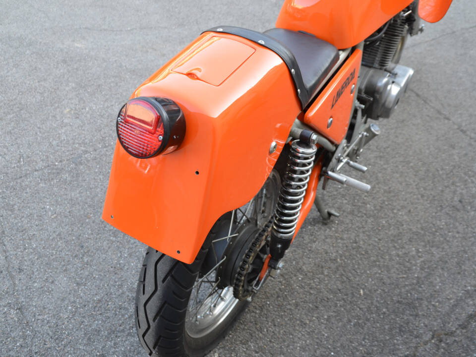 Image 6/36 of Laverda DUMMY (1975)