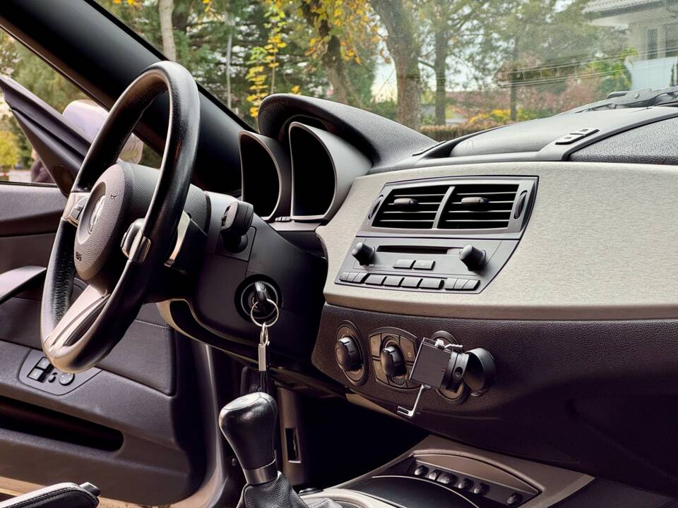 Bild 6/26 von BMW Z4 3.0i (2005)