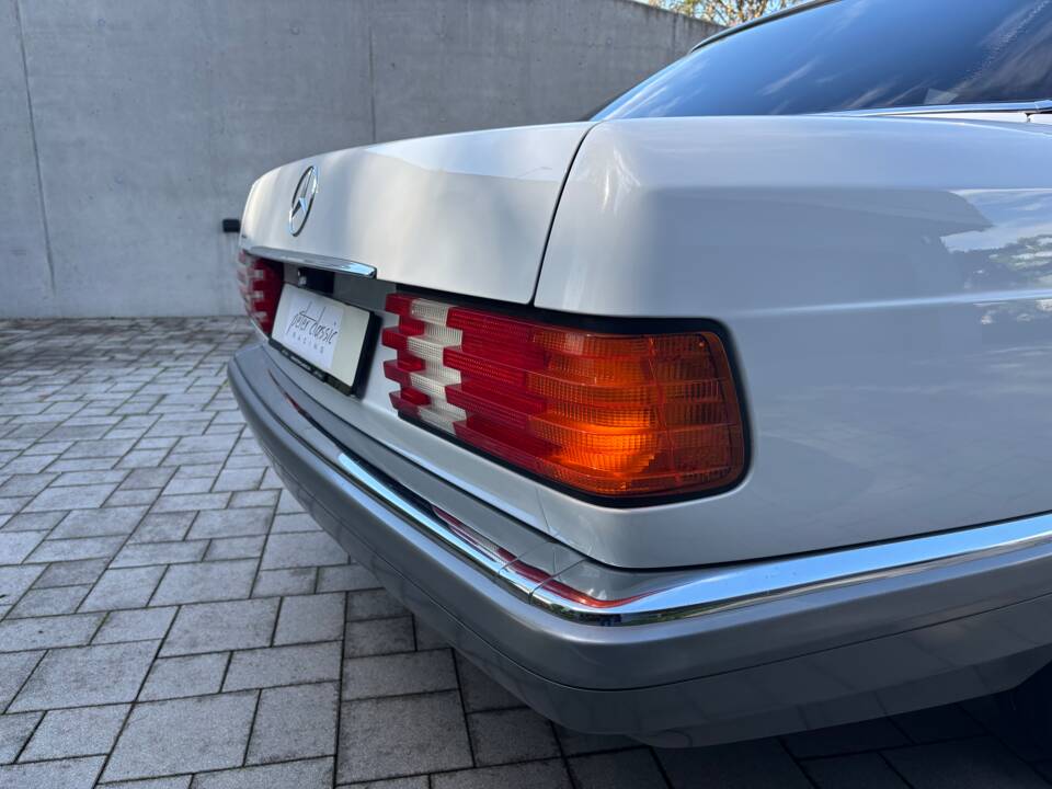 Image 20/45 of Mercedes-Benz 500 SE (1988)