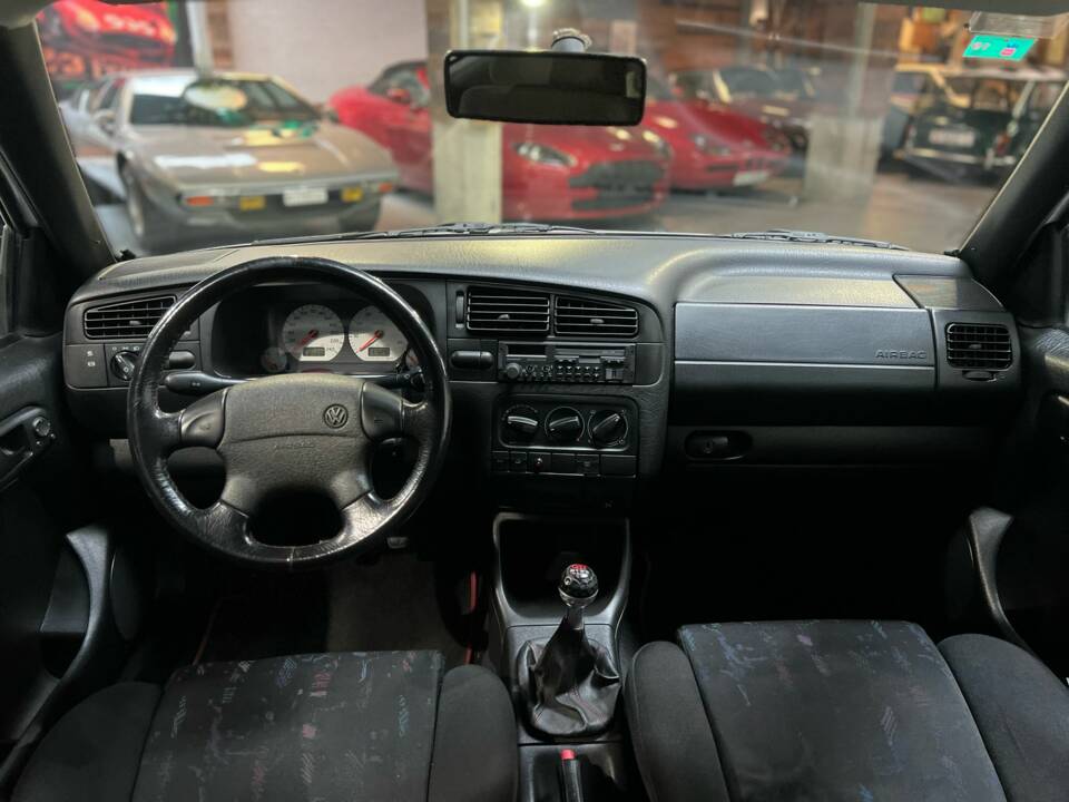 Image 23/50 de Volkswagen Golf III 2.0 16V GTI (1997)