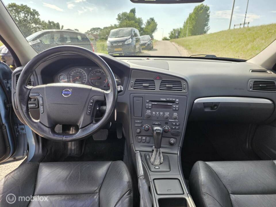 Image 20/40 of Volvo V 70 2.5T (2004)