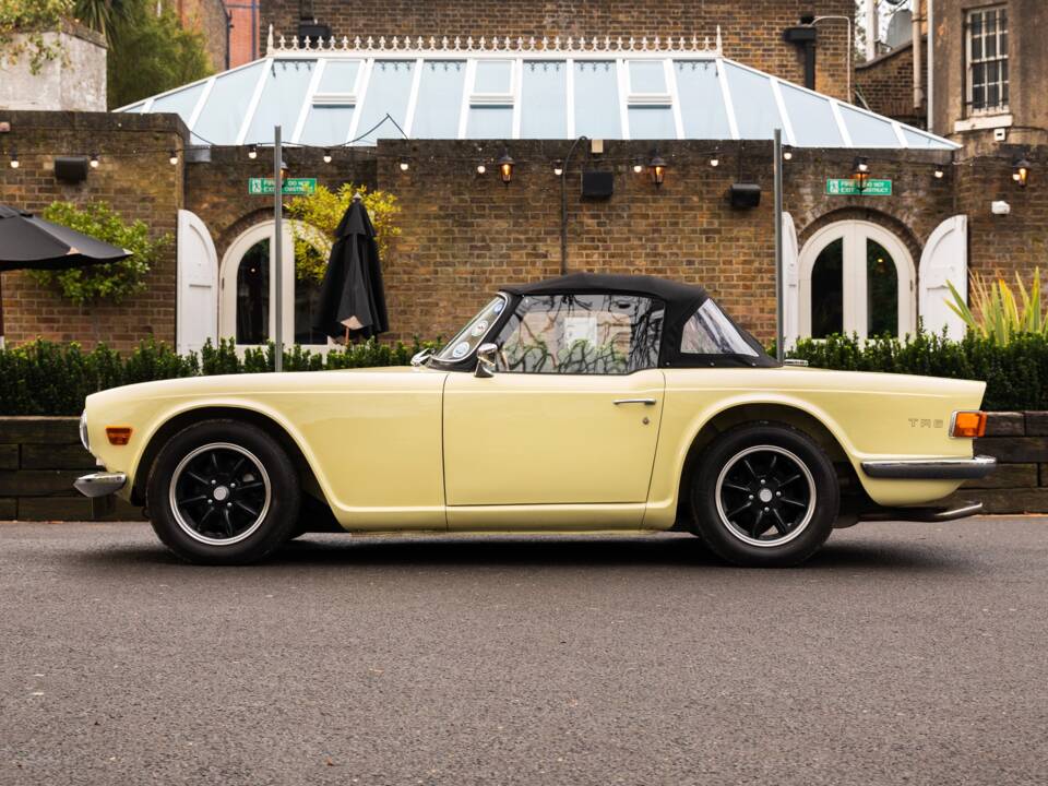 Image 6/47 de Triumph TR 6 (1971)