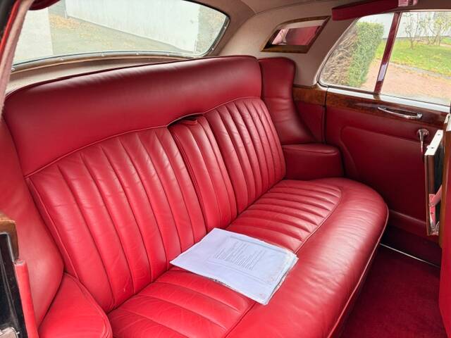 Image 16/24 of Rolls-Royce Silver Cloud III (1964)