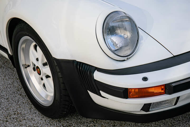 Imagen 28/31 de Porsche 911 Carrera 3.2 (1987)