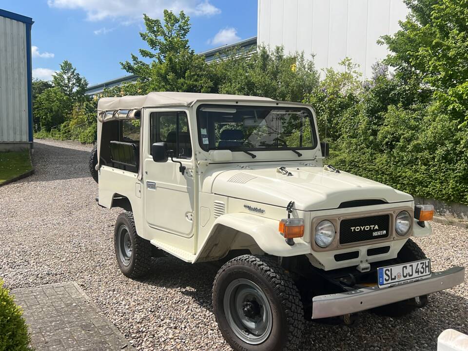 Bild 8/15 von Toyota Land Cruiser BJ 43 (1979)