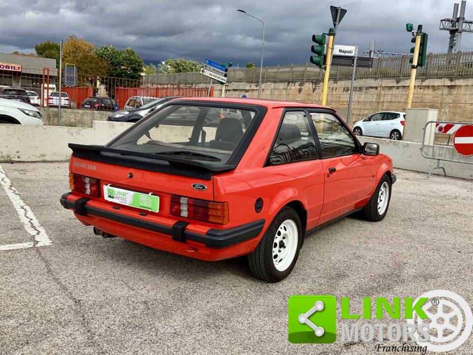 Bild 5/10 von Ford Escort 1.6i (1983)