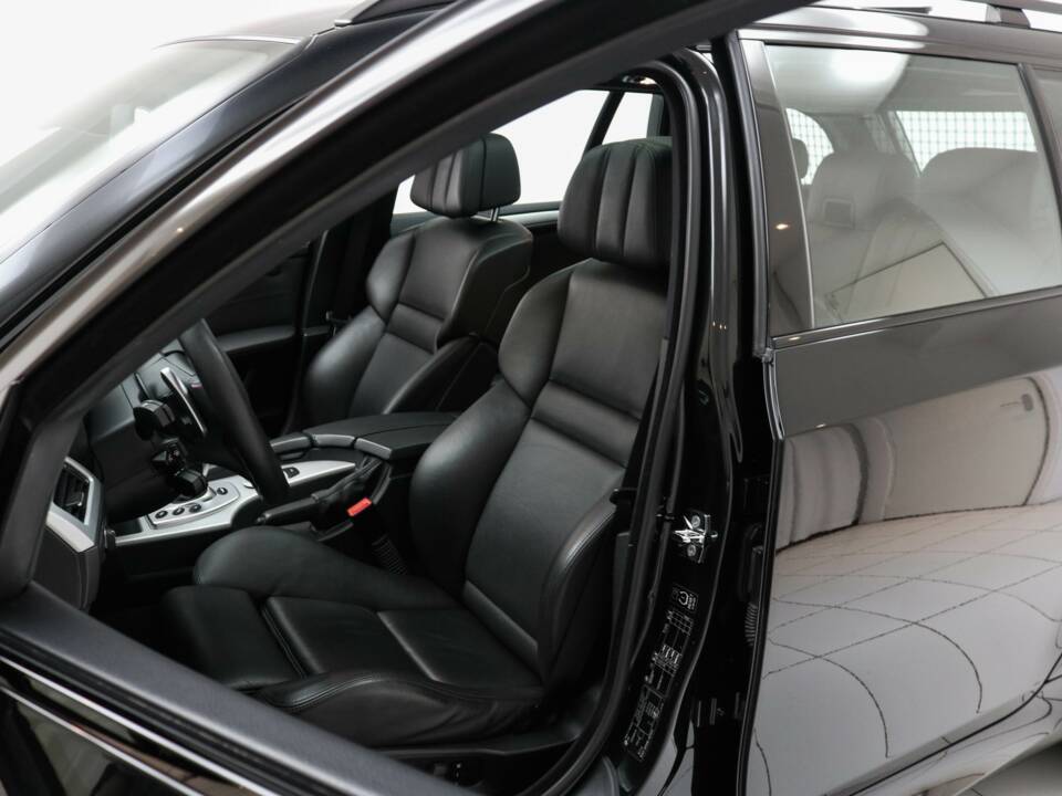 Bild 6/21 von BMW M5 Touring (2009)