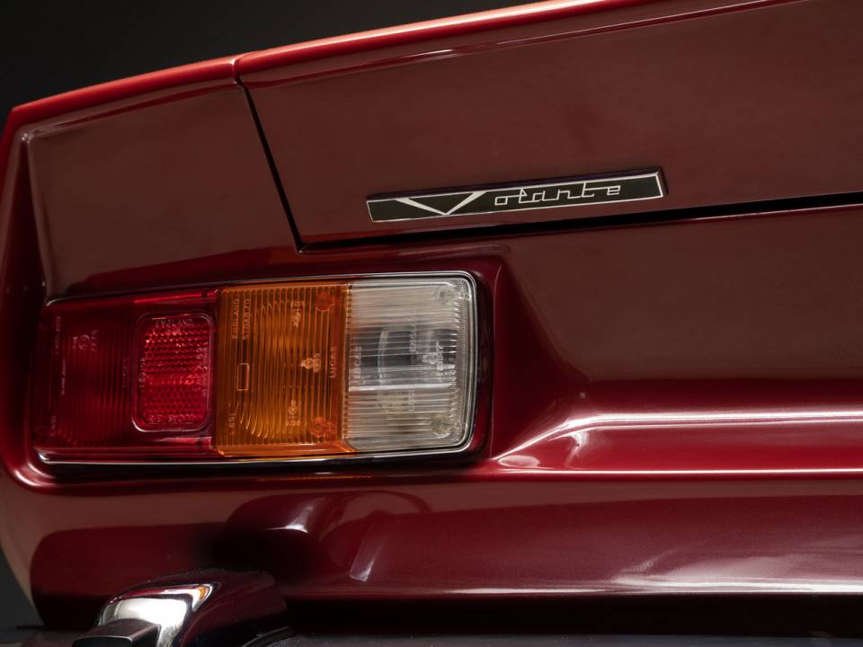 Afbeelding 50/50 van Aston Martin V8 Volante (1984)