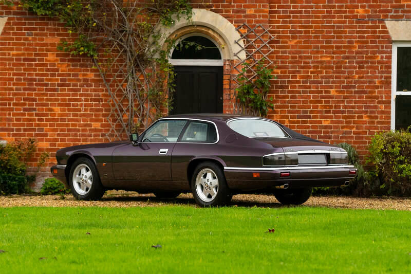 Image 4/50 de Jaguar XJS 6.0 (1993)