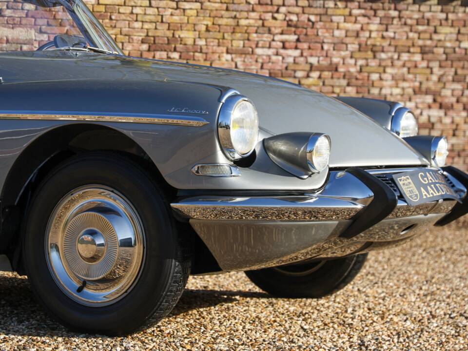 Image 37/50 of Citroën DS 21 Chapron (1963)