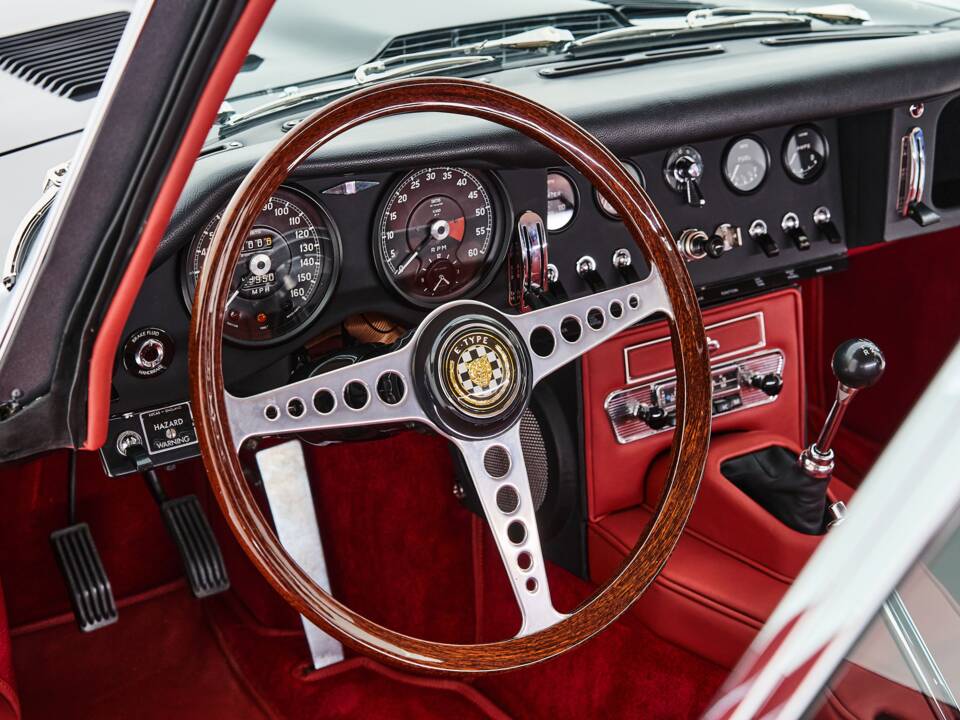 Bild 66/99 von Jaguar E-Type 4.2 (1966)