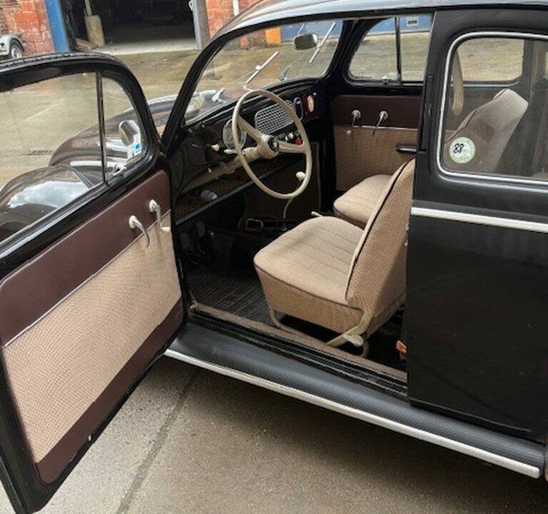 Image 2/8 of Volkswagen Beetle 1200 Standard "Oval" (1956)