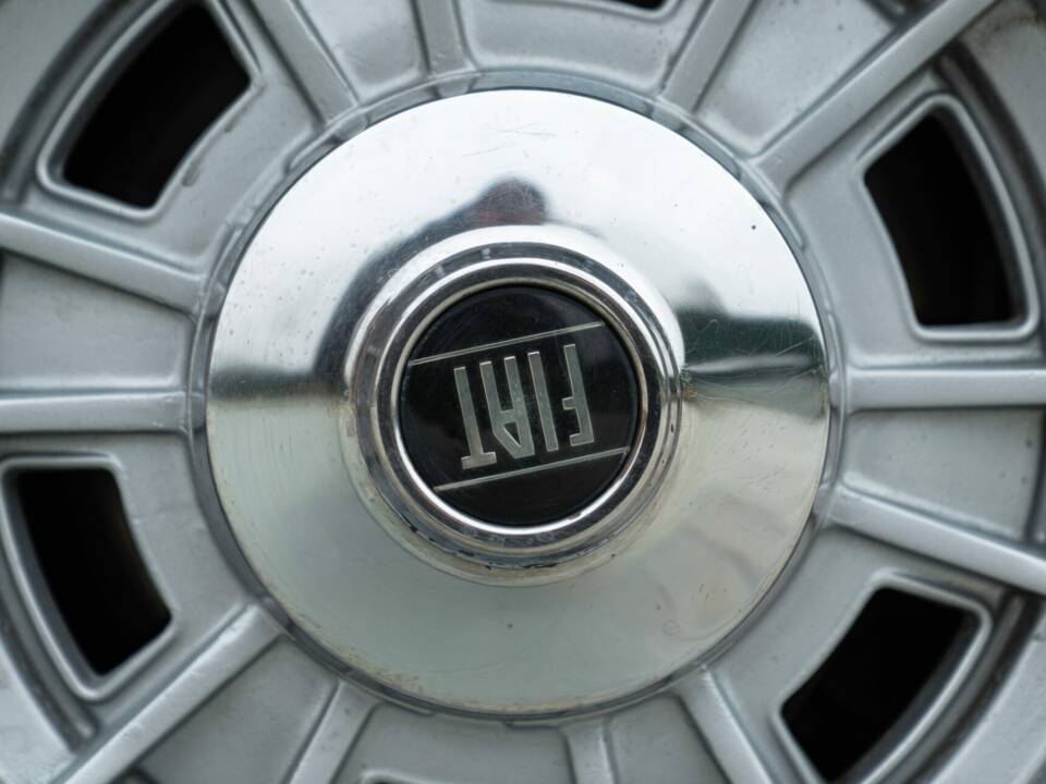 Image 35/50 of FIAT Dino 2400 Spider (1972)