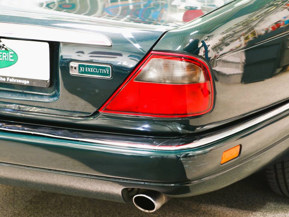 Bild 26/29 von Jaguar XJ6 3.2 Executive (1997)
