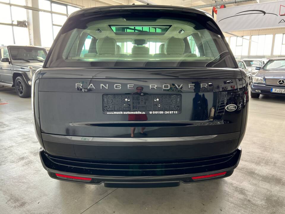 Image 37/42 of Land Rover Range Rover D350 (2022)