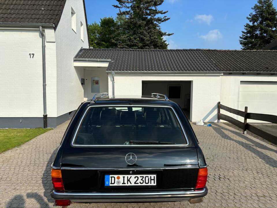 Image 42/51 of Mercedes-Benz 230 TE (1983)