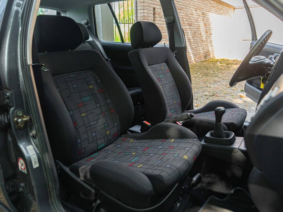 Image 17/37 of Volkswagen Golf III 1.6 (1997)
