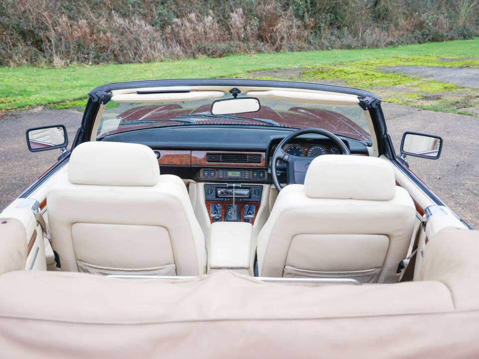 Image 37/50 of Jaguar XJS 5.3 V12 (1993)