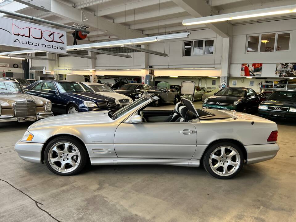 Image 63/82 of Mercedes-Benz SL 500 &quot;Silver Arrow&quot; (2001)