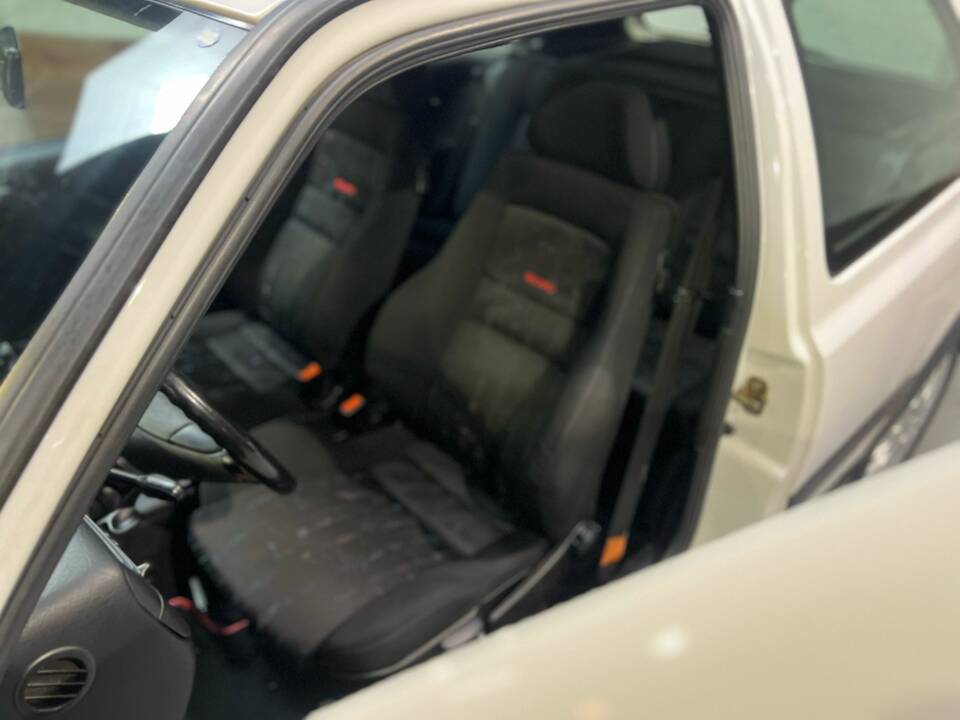 Image 8/50 de Volkswagen Golf III 2.0 16V GTI (1997)