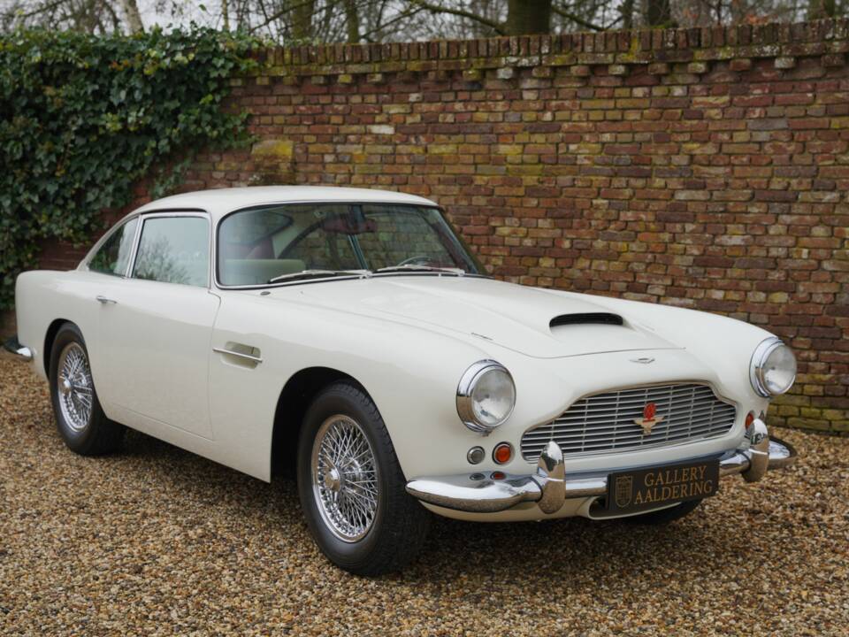Afbeelding 41/50 van Aston Martin DB 4 (1961)