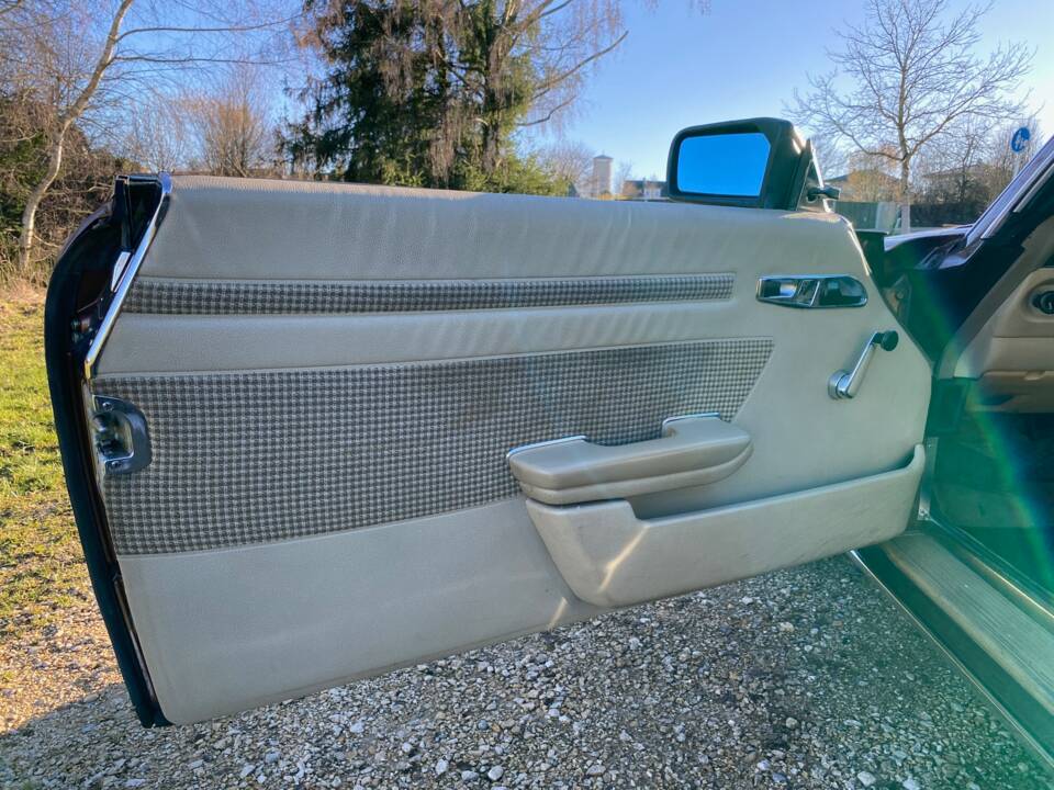 Image 15/20 of Mercedes-Benz 280 SLC (1977)