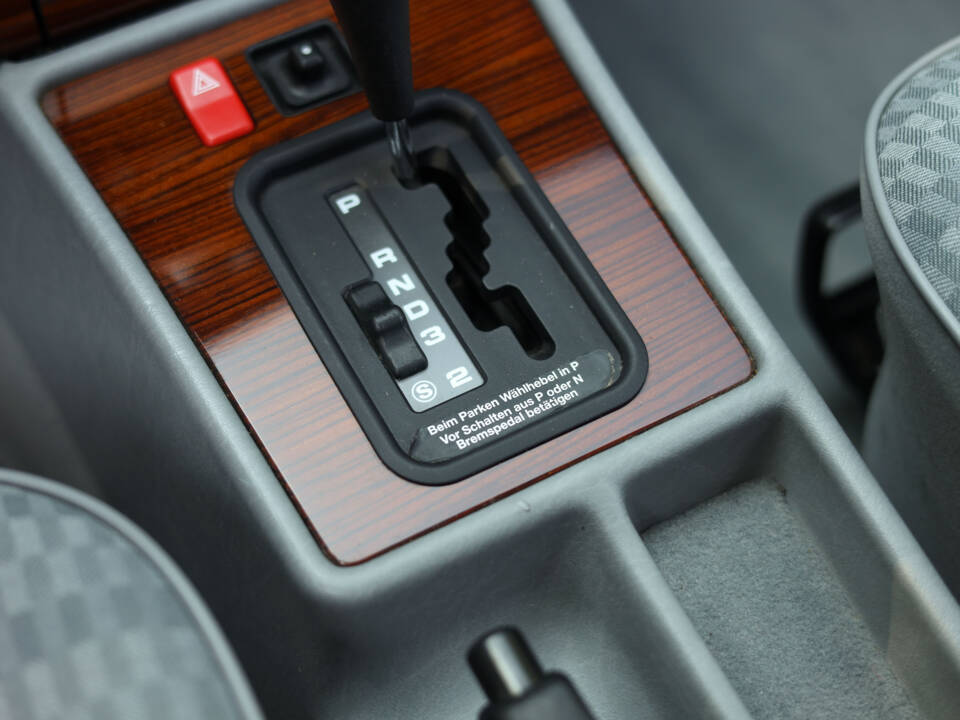 Immagine 83/100 di Mercedes-Benz 190 E 2.3 (1992)