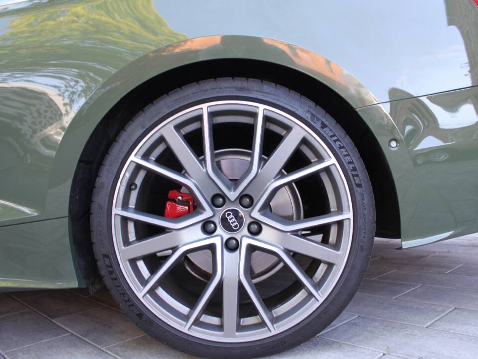 Image 17/19 of Audi A5 2.0 TDI S-Line (2024)