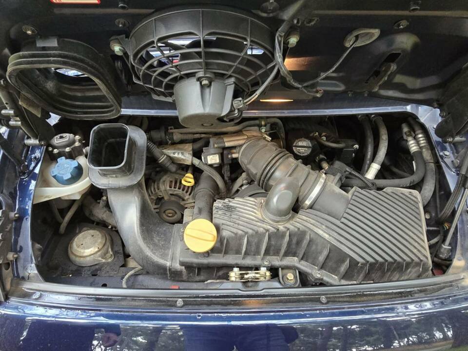 Image 20/43 of Porsche 911 Carrera (1999)