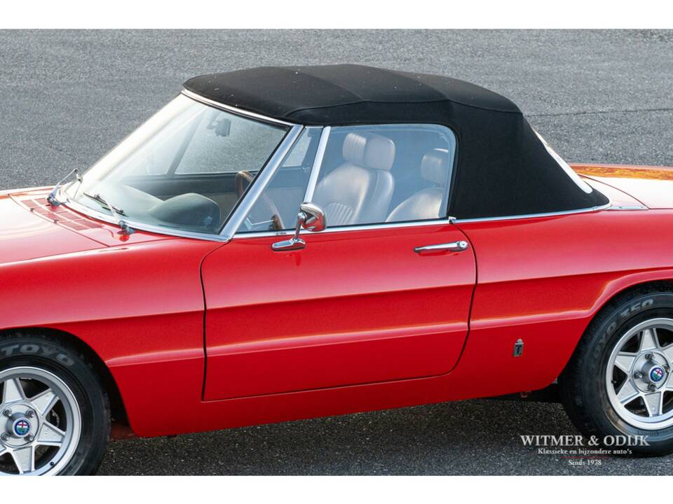 Immagine 14/31 di Alfa Romeo 1600 Spider (1974)