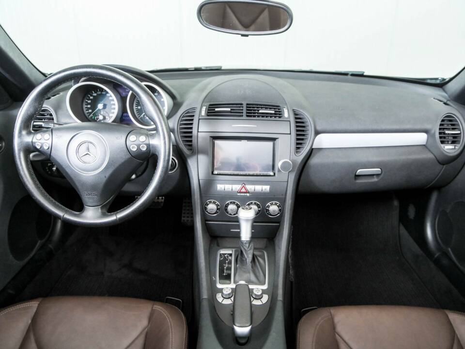 Immagine 7/50 di Mercedes-Benz SLK 200 Kompressor (2004)